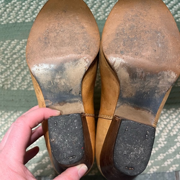 Women’s Leather Tan and Brown Western Style Boots - Picture 5 of 6